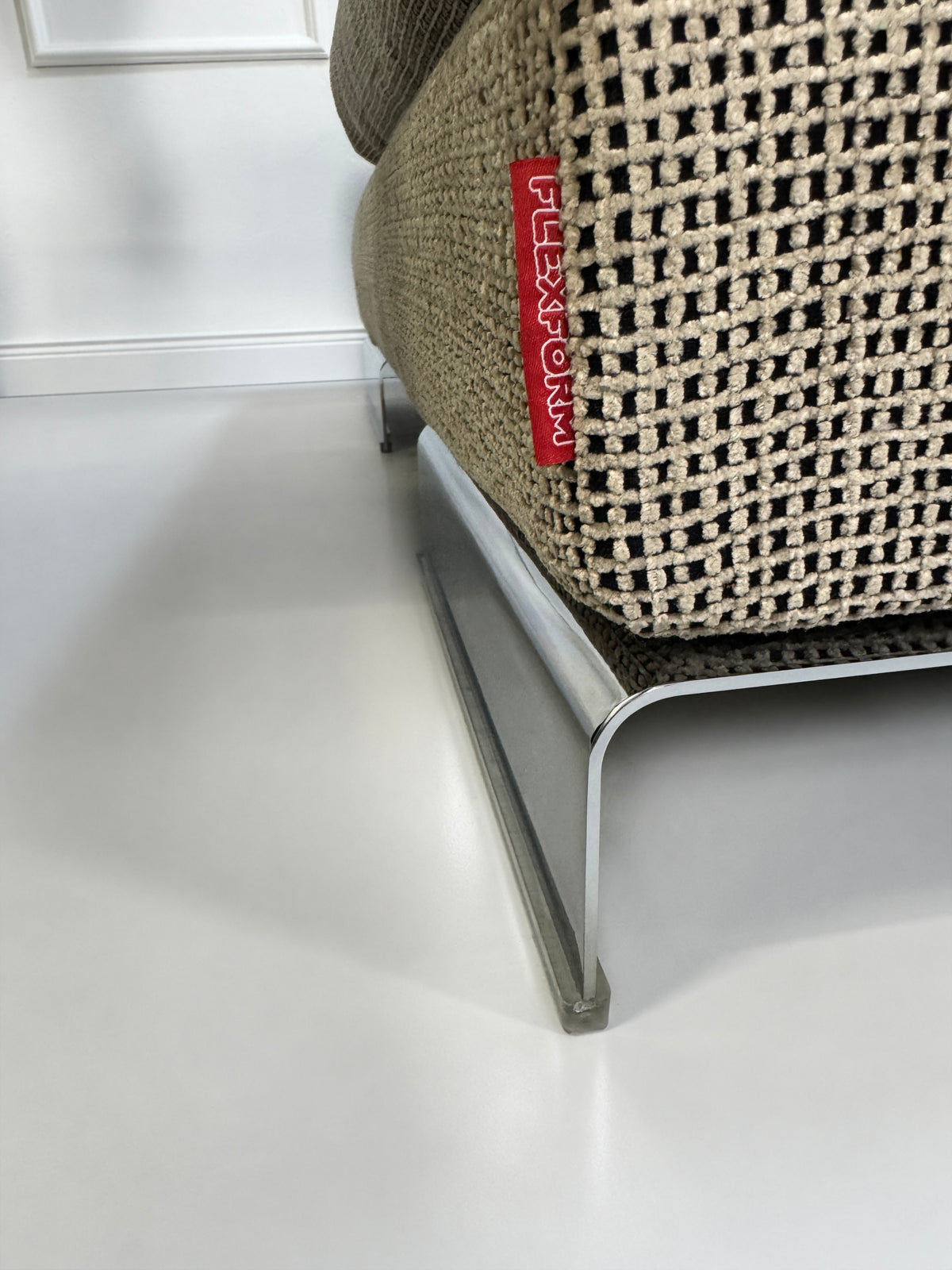 Flexform Long Island 05 Sofa Zweisitzer Stoff Beige mit Hocker – Ansicht 4