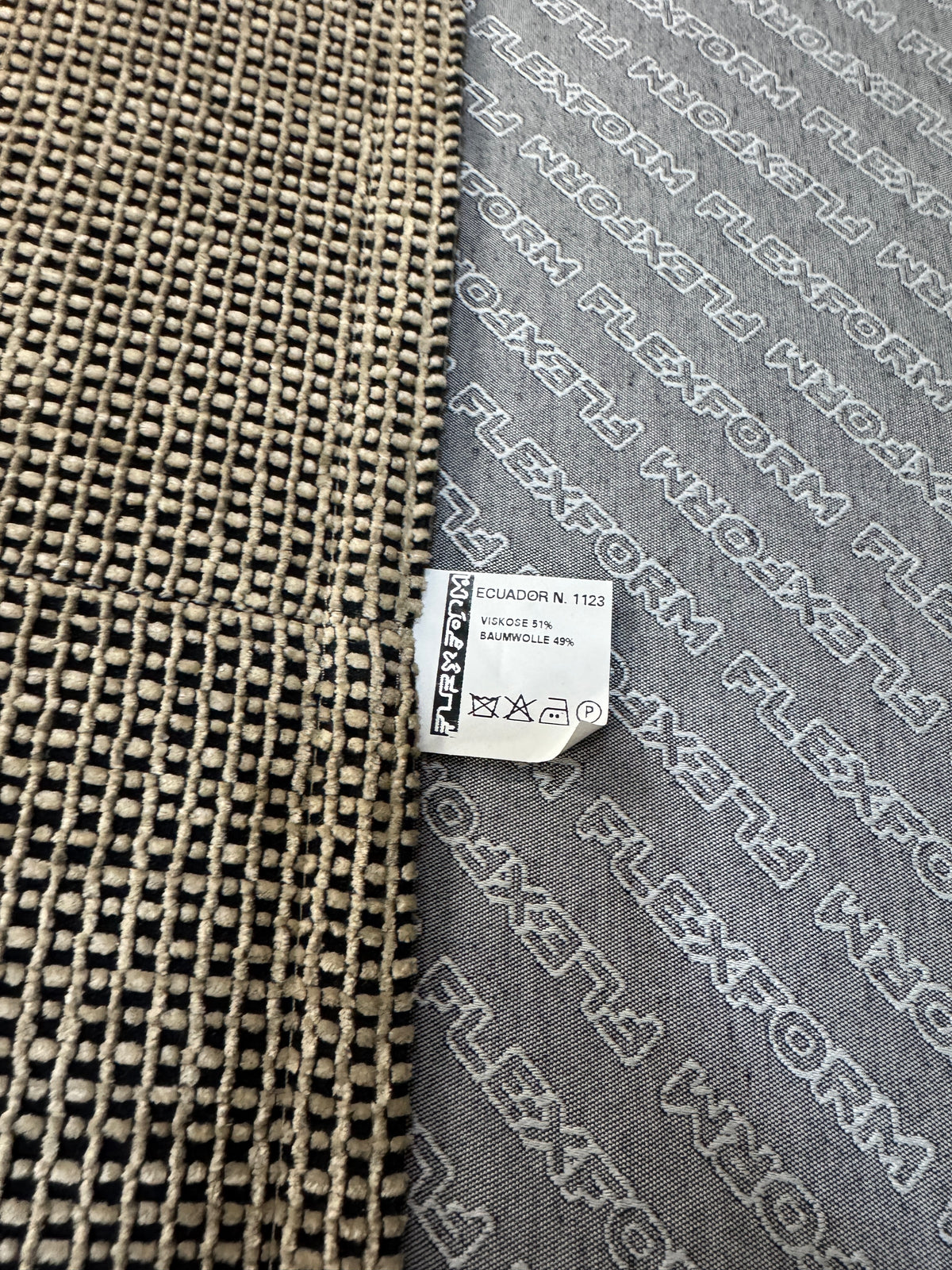 Flexform Long Island 05 Sofa Zweisitzer Stoff Beige mit Hocker – Ansicht 6